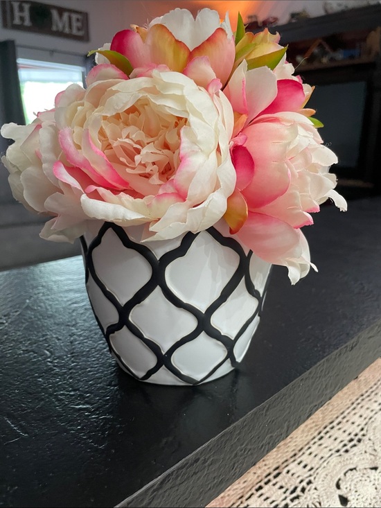 Other - Beautiful Peony Accent Decor. Add a pop of color to any room. 8 x 4